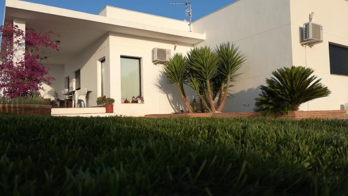 La Villa De Naomi Chella Buitenkant foto