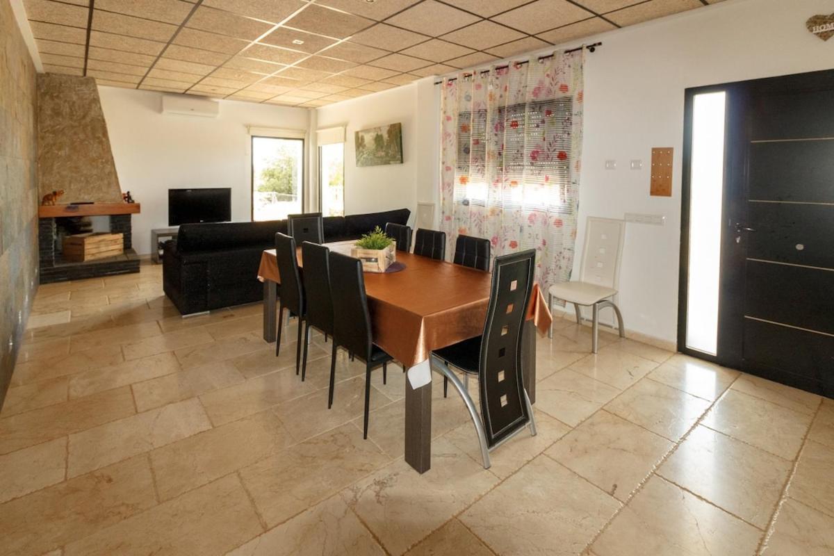 La Villa De Naomi Chella Buitenkant foto